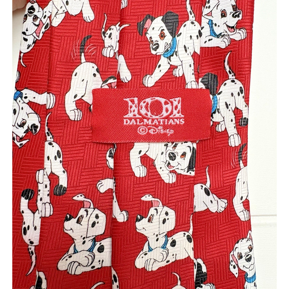 Vintage Disney 101 Dalmatians Neck Tie Red 90s Dog Puppies 56" Long 3.75" Wide - Picture 4 of 9